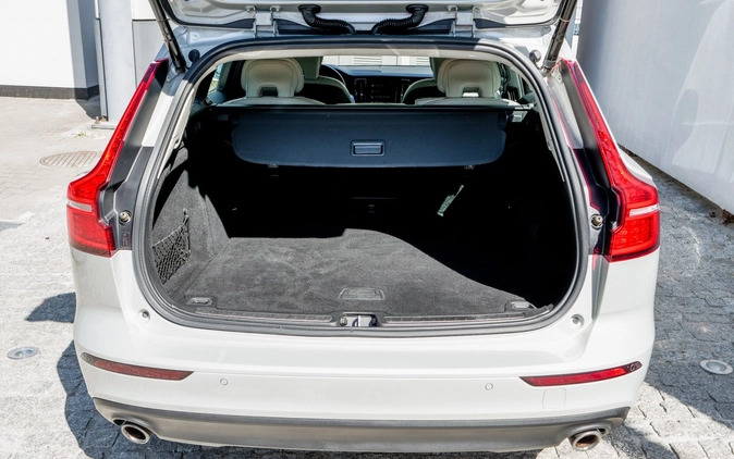 Volvo V60 cena 134900 przebieg: 87389, rok produkcji 2019 z Wronki małe 497